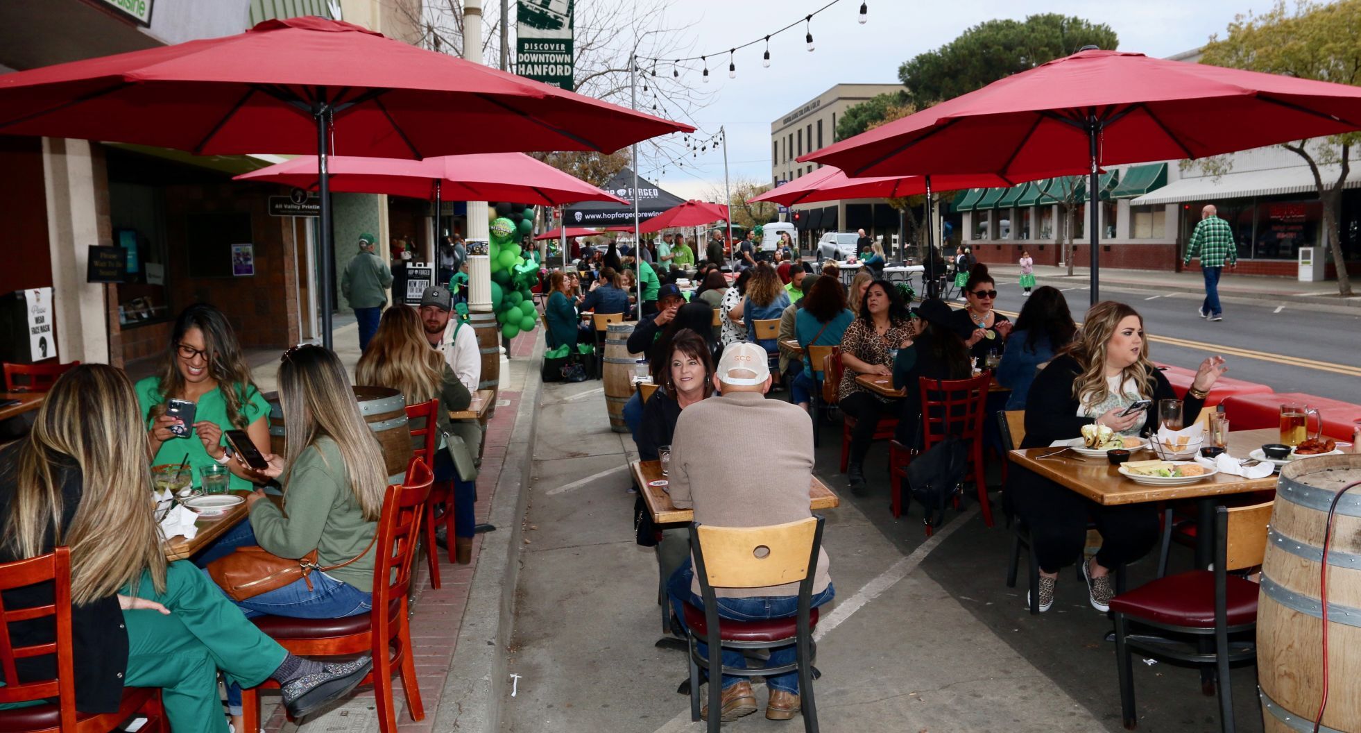 St. Patrick's Day outside dining